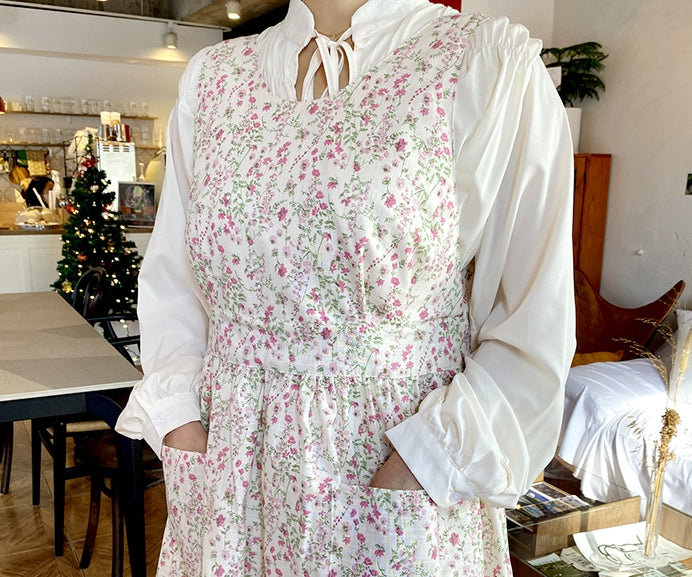 AURACASA Jang's mini flower print long apron dress in floral pattern, full-length Korean style kitchen apron