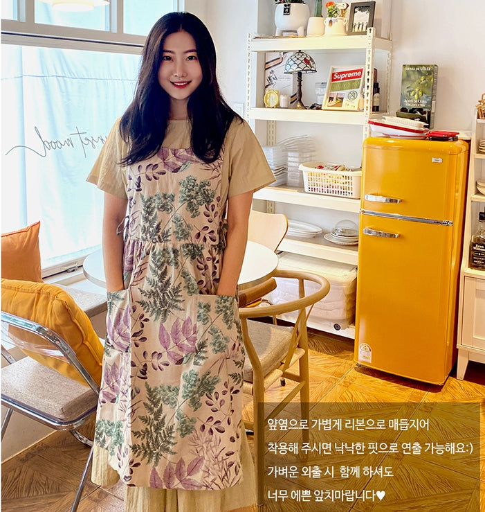 AURACASA olive green medium-length apron with two front pockets, ideal for café, workshop, or florist use