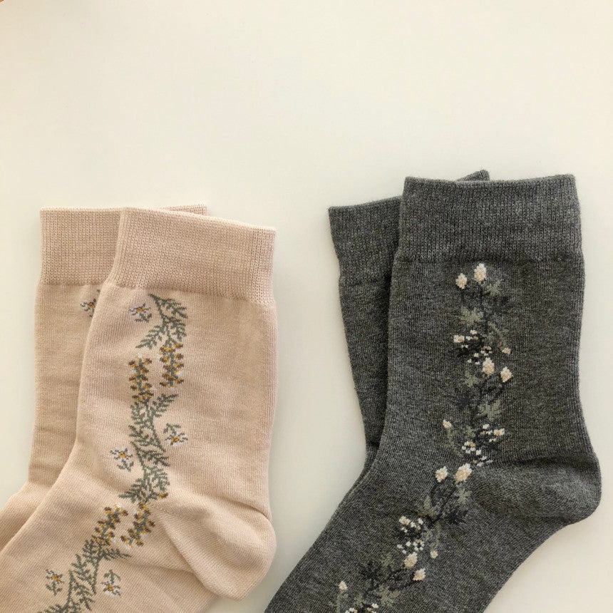 AURACASA Embroidered socks 여자 자수 양말