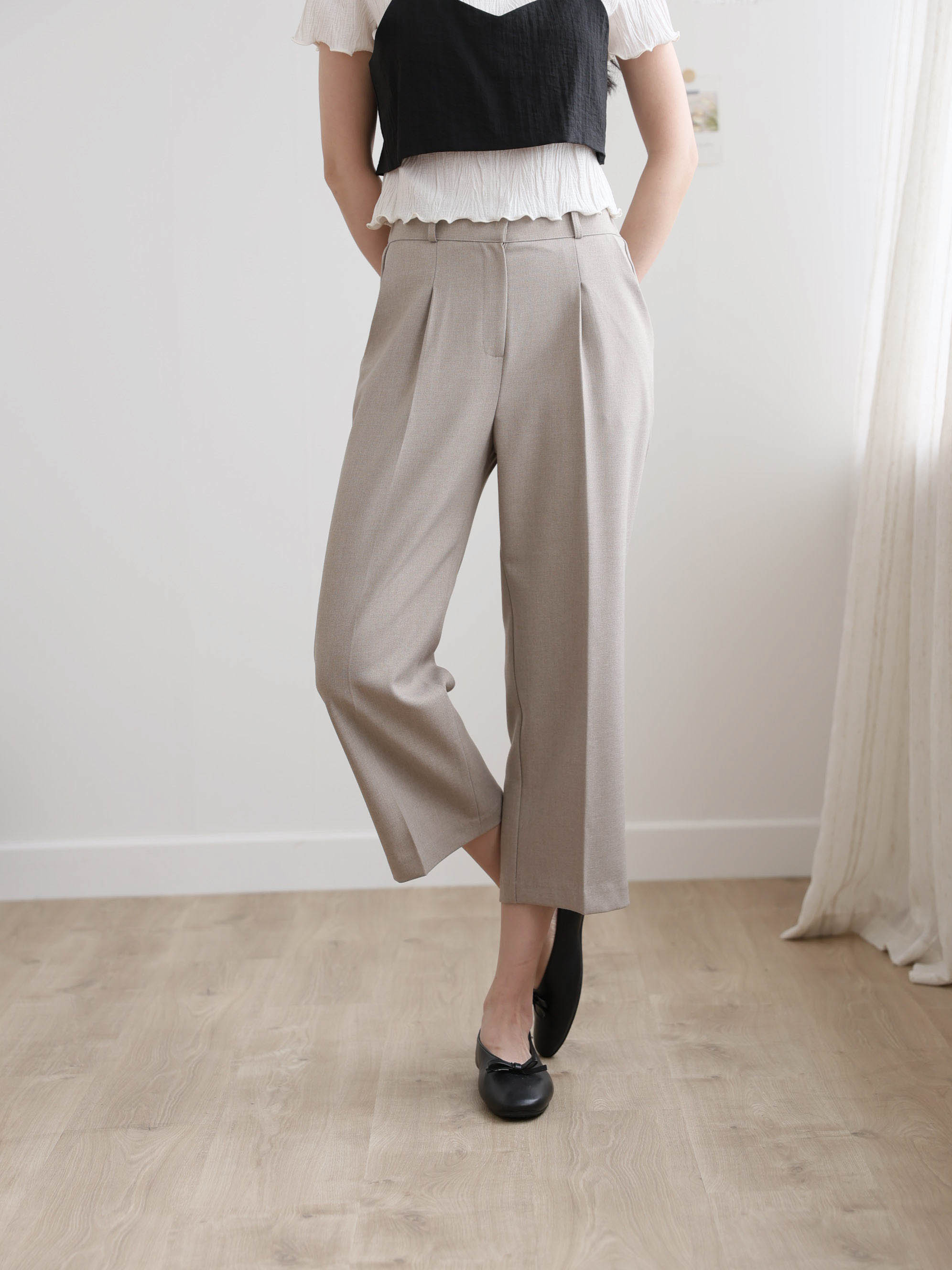 AURACASA Spa Pintuck Banding Slacks – High-Waist Cropped Wide Fit Pants (Spring/Summer)