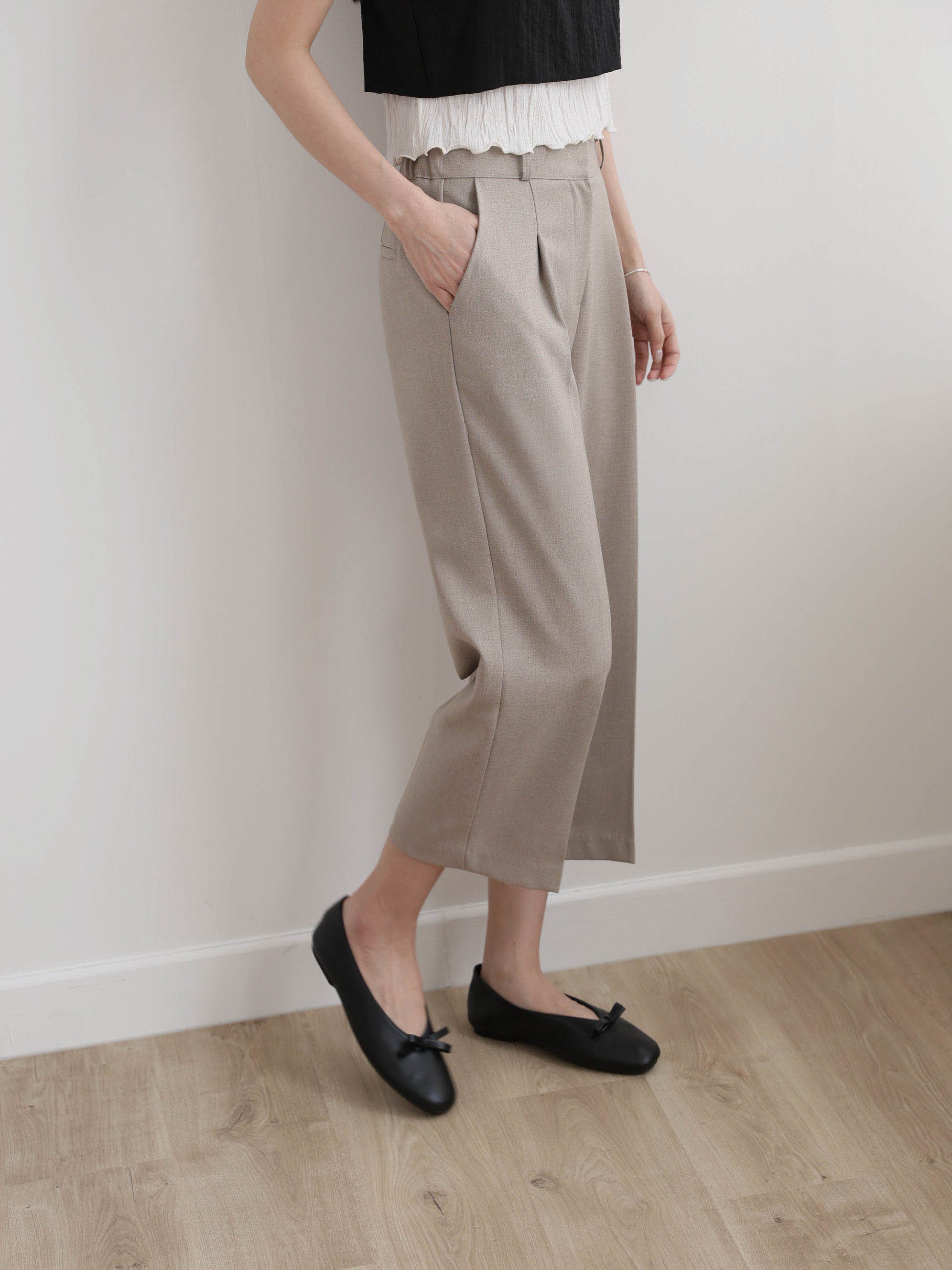 AURACASA Spa Pintuck Banding Slacks – High-Waist Cropped Wide Fit Pants (Spring/Summer)