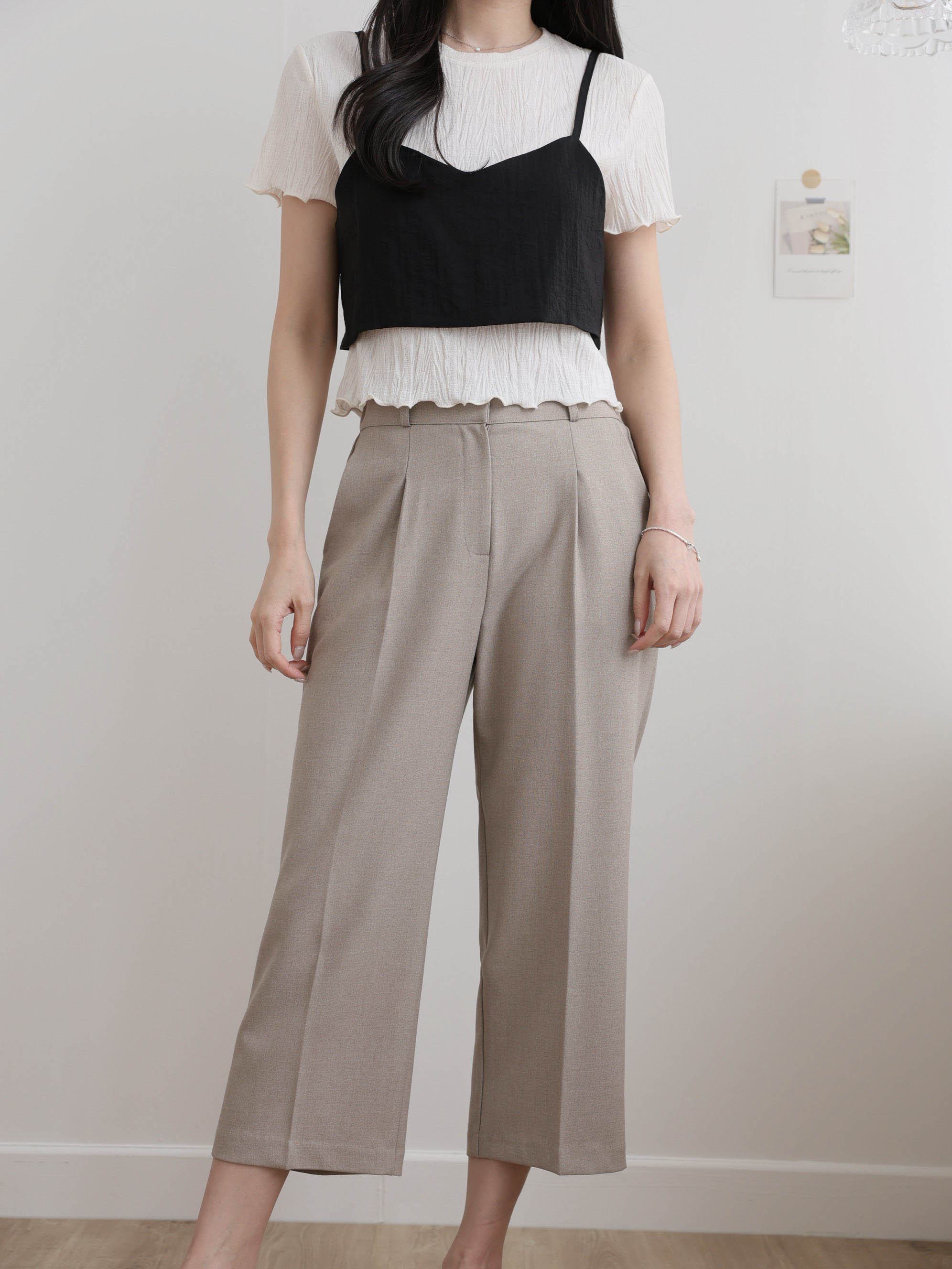 Pintuck Banding Cropped Slacks – High-Waist Wide Pants (Black Pintuck Banding Cropped Slacks – High-Waist Wide Pants (Black