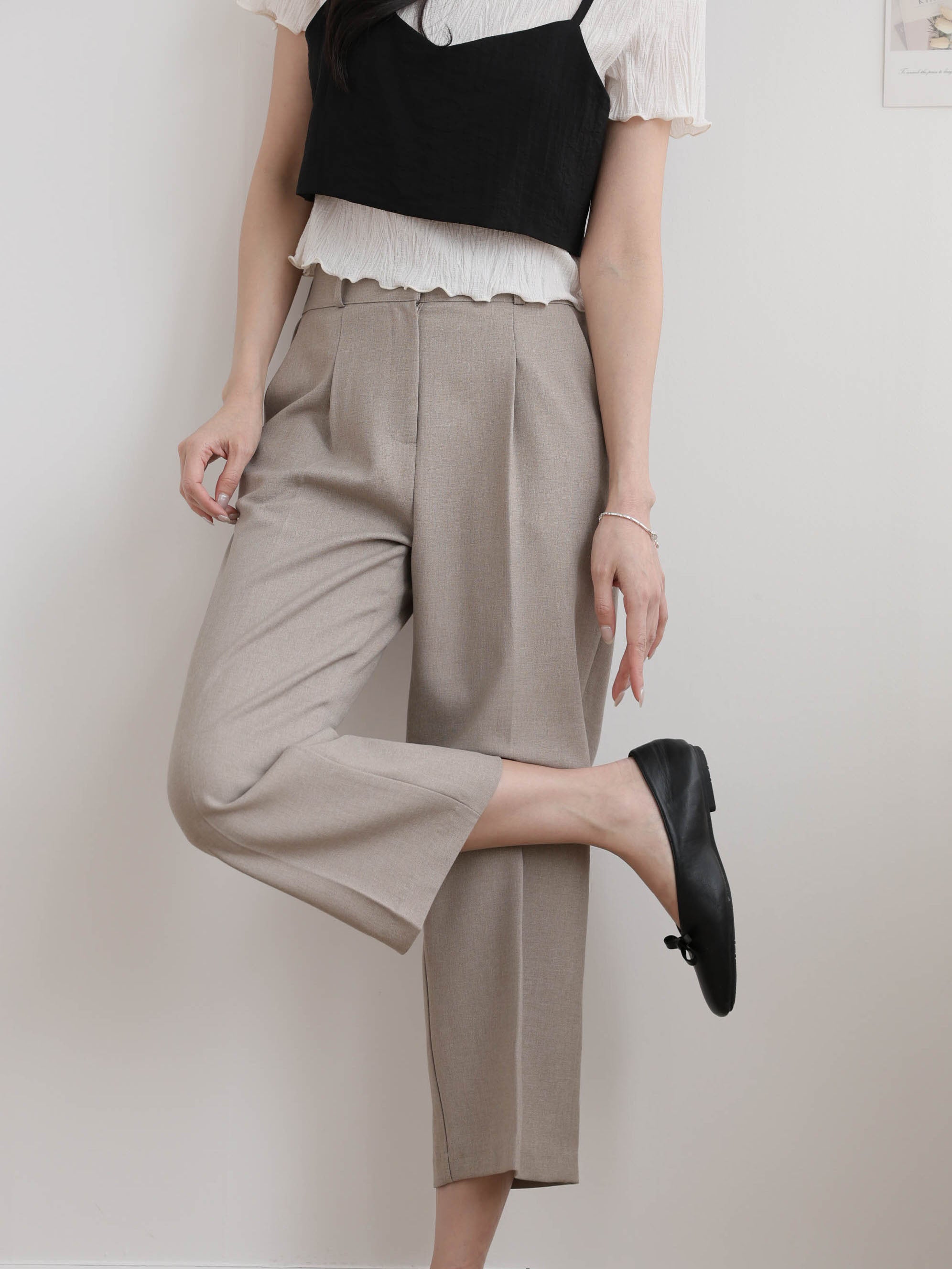 AURACASA Spa Pintuck Banding Slacks – High-Waist Cropped Wide Fit Pants (Spring/Summer)