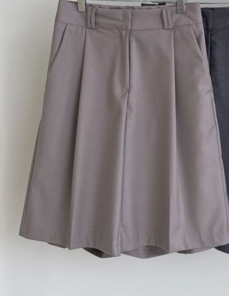 AURACASA Glory Tailored Bermuda Shorts – High-Waist Belted 5” Length Slacks