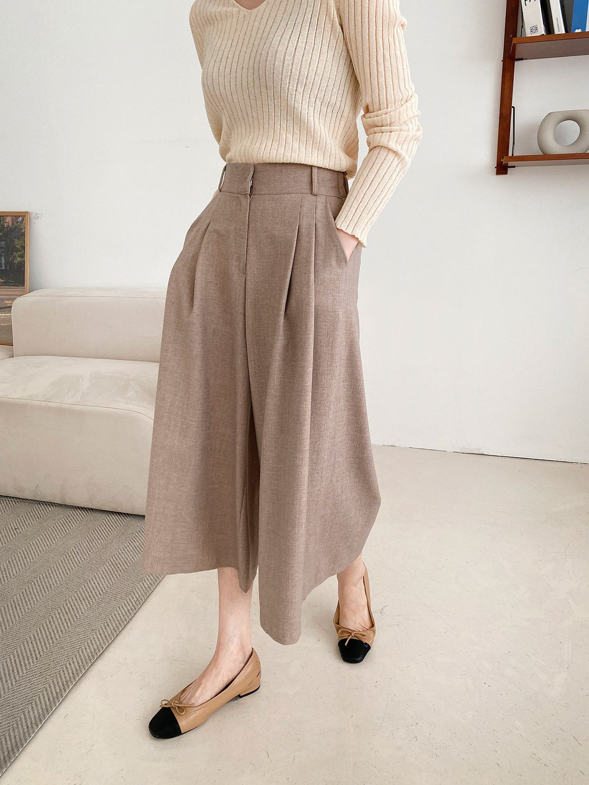 [AURACASA] Pleated Wide Culotte Pants – Back Elastic Waist