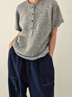 [AURACASA] Soft Button Boxy Knit Top | 소프트 버튼 박시 반팔 니트 ✨ 여유로운 박스핏과 포근한 니트 터치로 편안하게 즐기는 데일리 니트