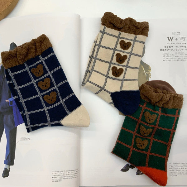 AURACASA  BEAR  check stocks  뽀글 곰돌이 체크 양말