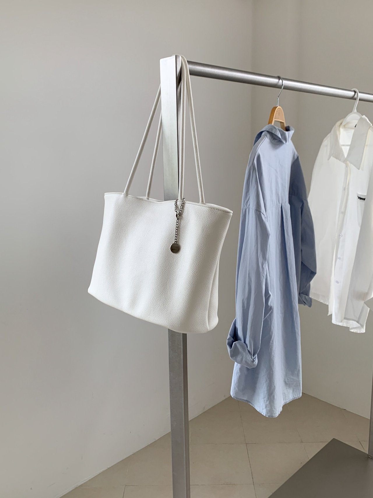 AURACASA Minimal Soft Tote Bag – Daily Shoulder Bag  (Black / Ivory / Sky Blue)
