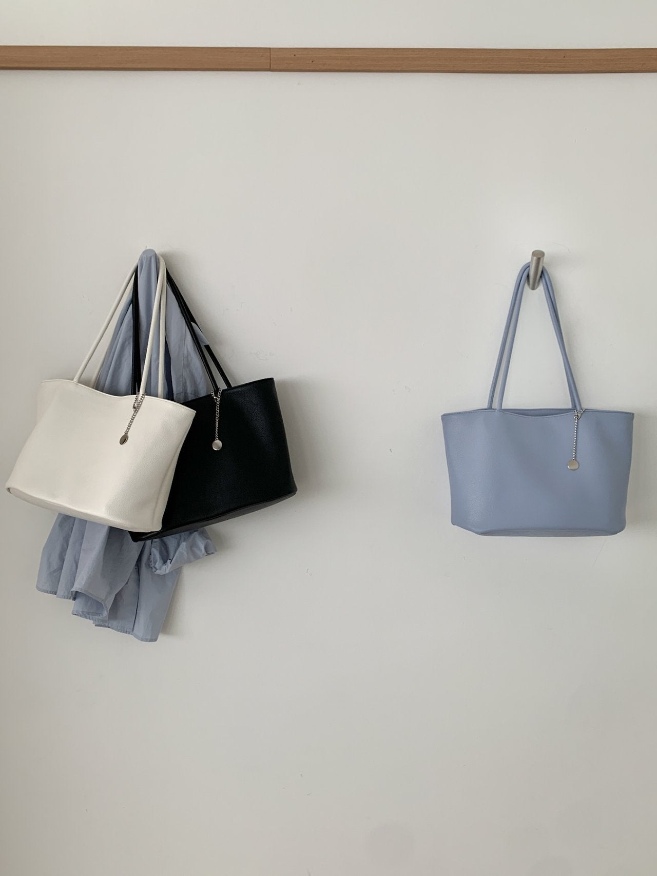 AURACASA Minimal Soft Tote Bag – Daily Shoulder Bag  (Black / Ivory / Sky Blue)