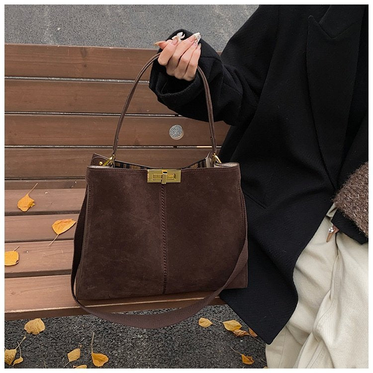 [AURACASA] Vintage Suede-Look Shoulder & Tote Bag – 3 Colors 빈티지 스웨이드 무드 숄더 & 토트백 – 3컬러