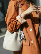 [AURACASA] Scarf Detail 3-Way Bucket Tote Bag ✨ 스카프 포인트로 분위기를 더한 데일리 버킷백