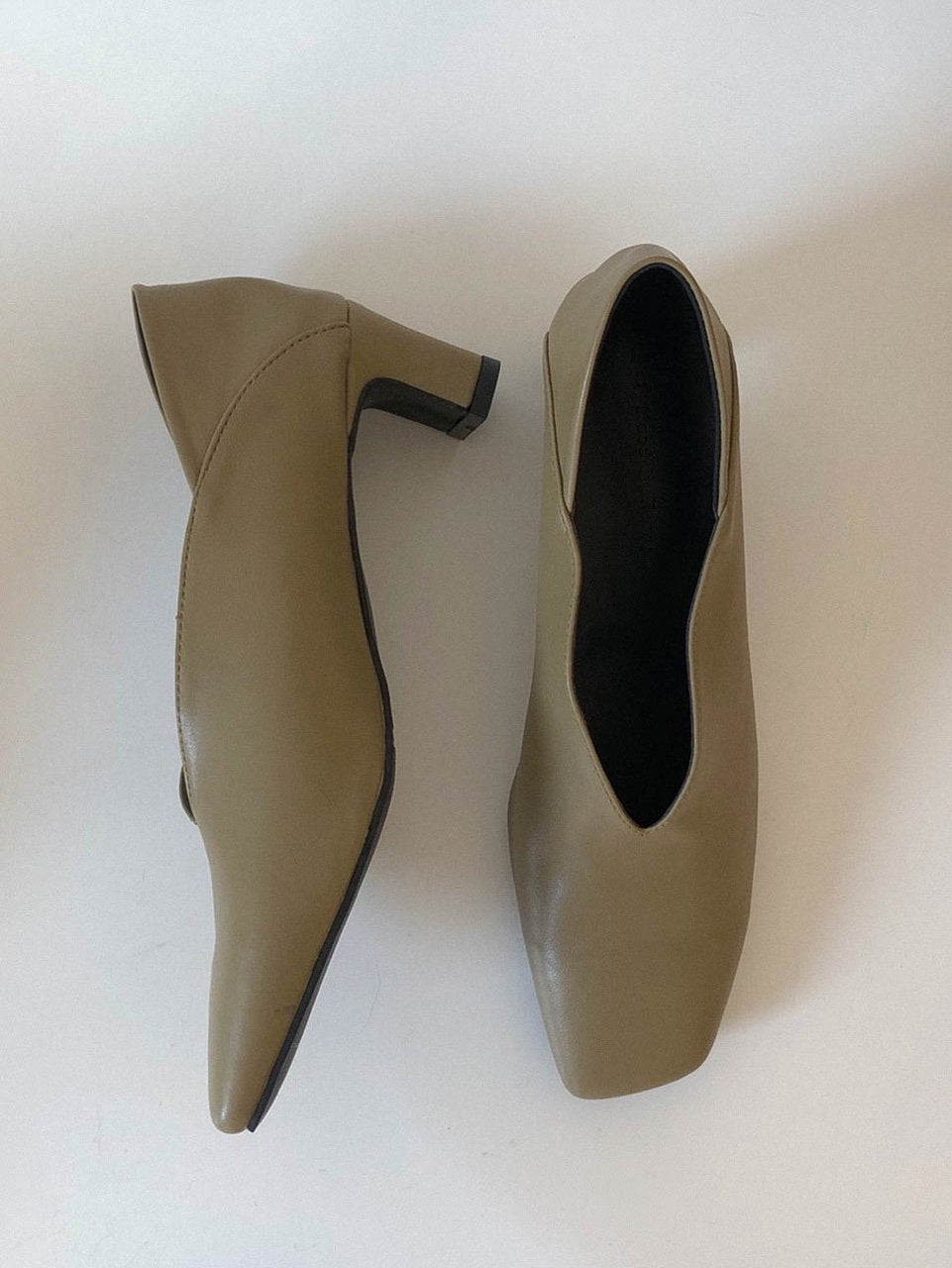 [AURACASA] Square Toe U-Cut Mid Heel Mules