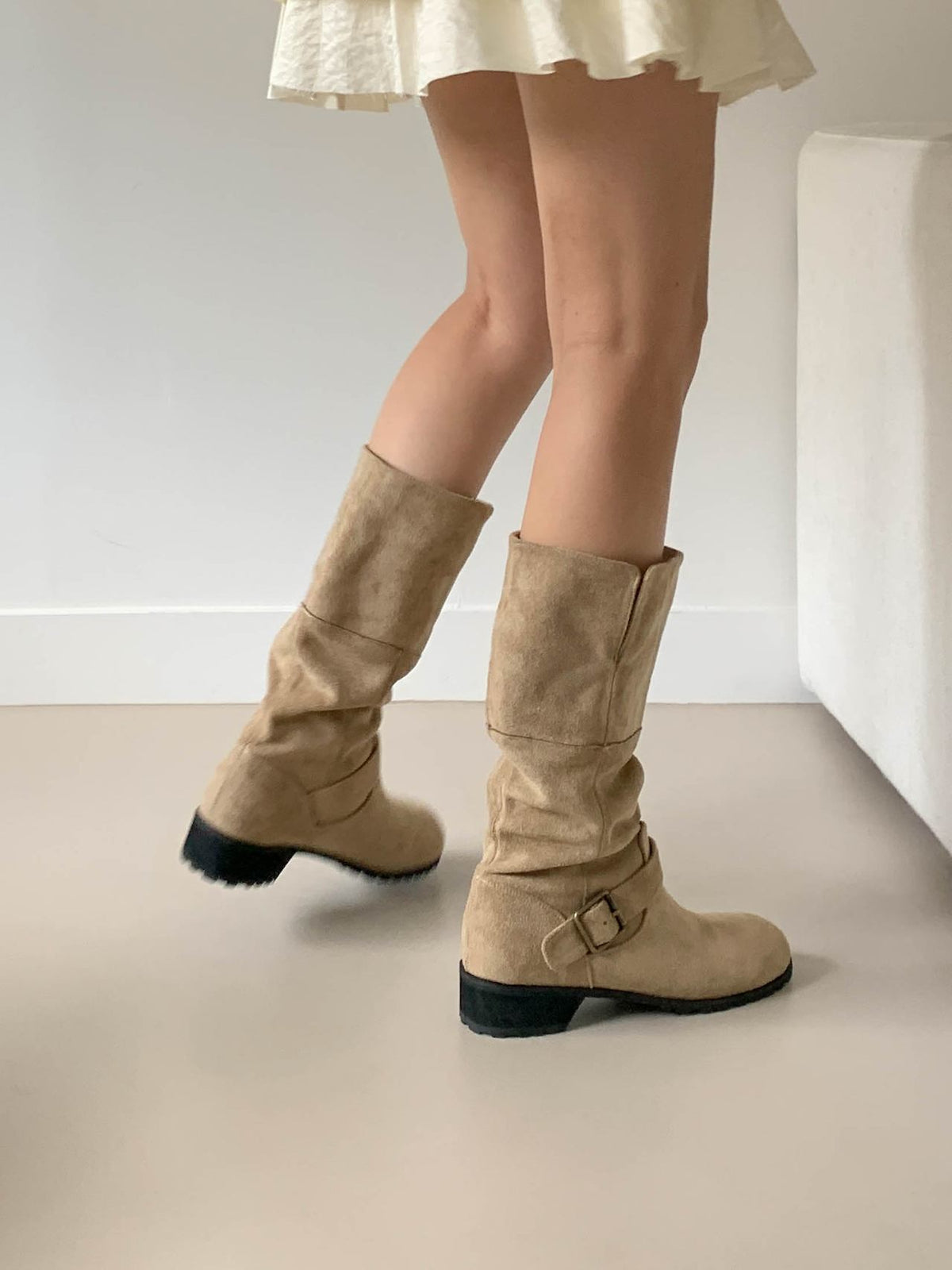 [AURACASA] Vintage Suede Buckle Mid-Calf Boots – Black & Beige