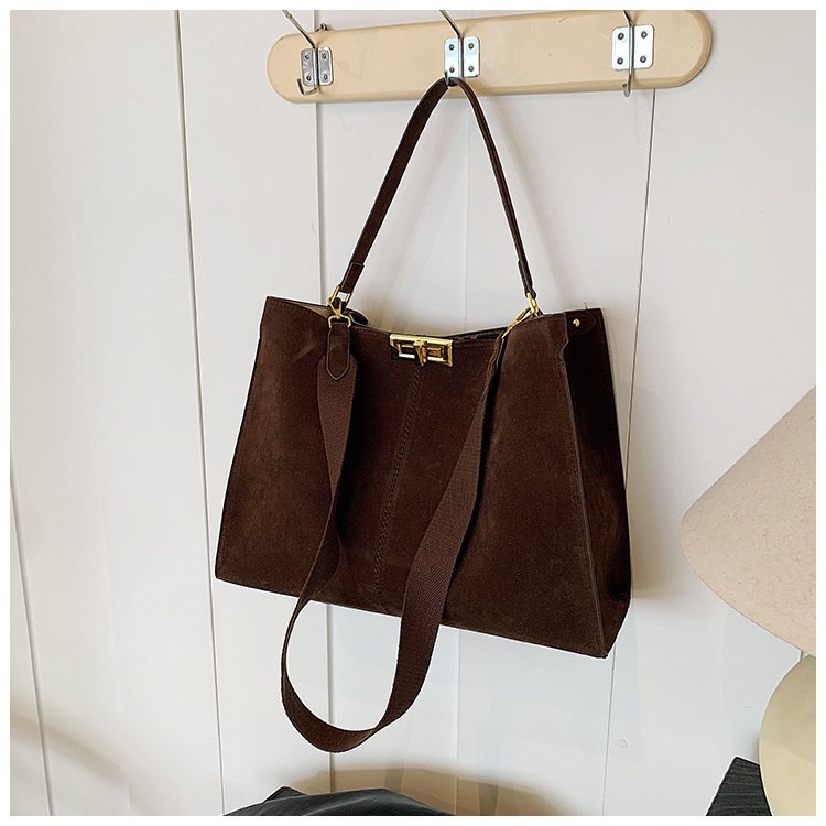 [AURACASA] Vintage Suede-Look Shoulder & Tote Bag – 3 Colors 빈티지 스웨이드 무드 숄더 & 토트백 – 3컬러