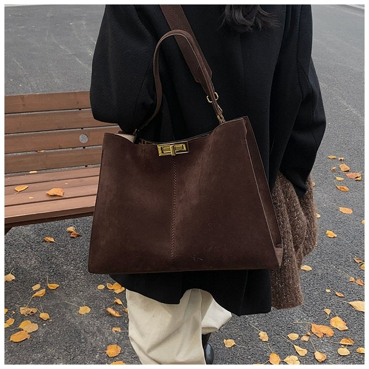 [AURACASA] Vintage Suede-Look Shoulder & Tote Bag – 3 Colors 빈티지 스웨이드 무드 숄더 & 토트백 – 3컬러