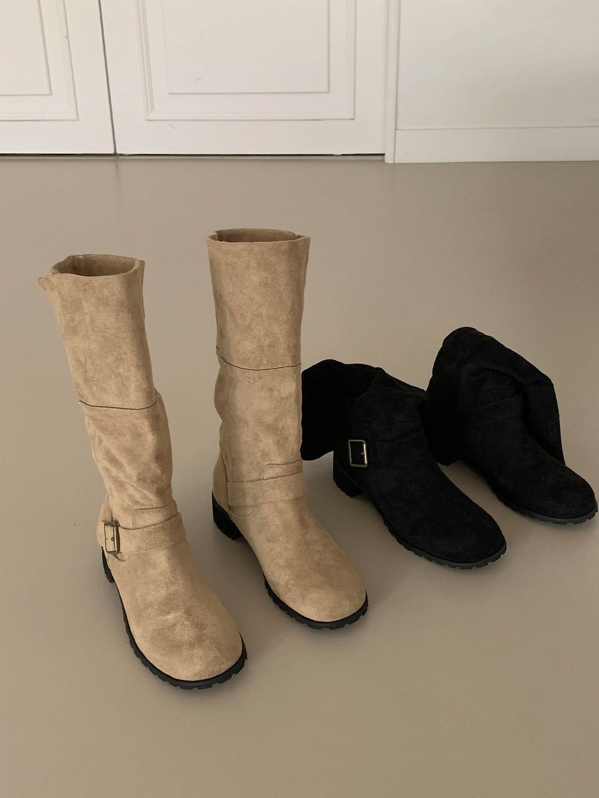 [AURACASA] Vintage Suede Buckle Mid-Calf Boots – Black & Beige
