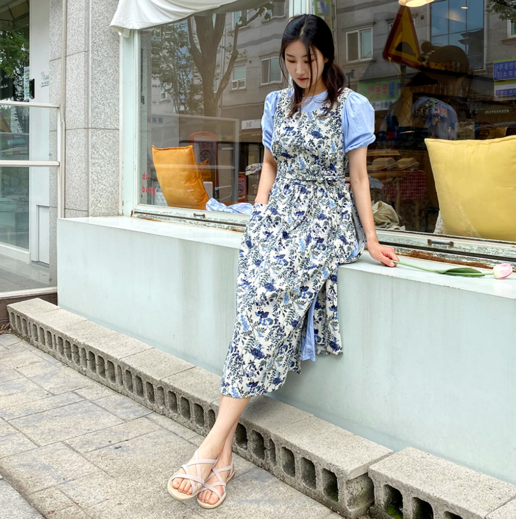AURACASA long apron with blue-green forest leaf and flower pattern, waterproof eco-friendly design for cooking and gardening