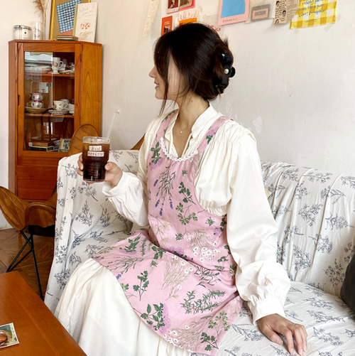 AURACASA herb apron in premium printed linen cotton, handcrafted in Korea